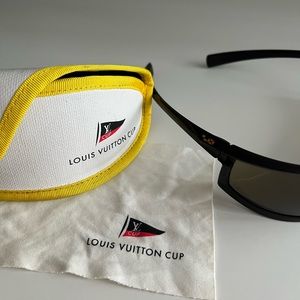 Louis Vuitton Sunglasses M80659
Cup lunette